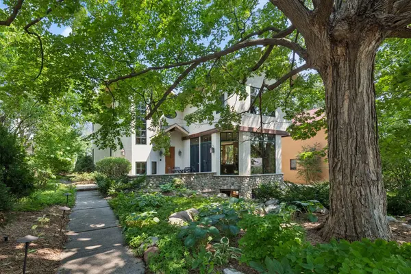 721 Rice ST E, Wayzata, MN 55391