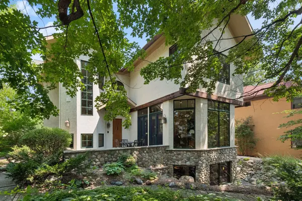 721 Rice ST E, Wayzata, MN 55391