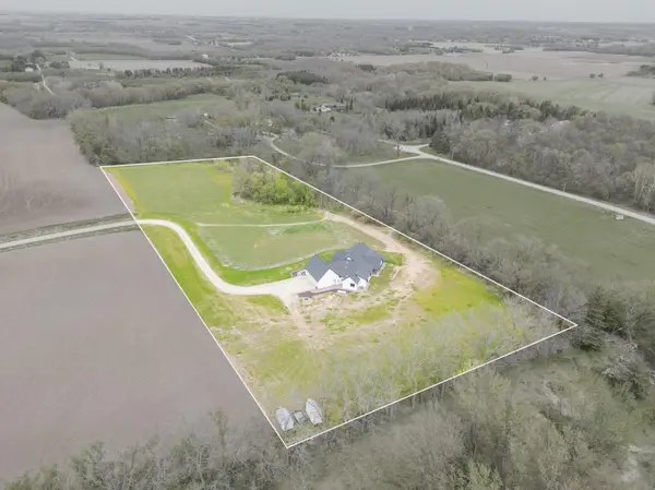 9016 County Road 3 NW, Oronoco, MN 55960