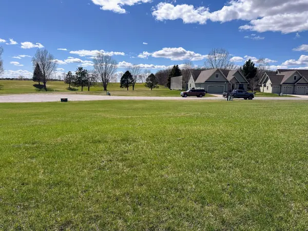 996 Links WAY N, Perham, MN 56573