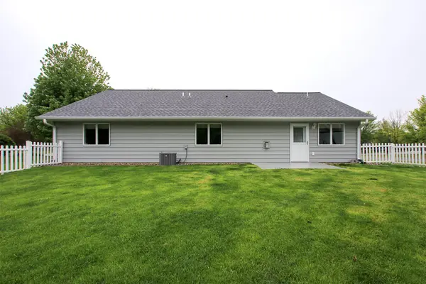 1367 Heritage AVE NW, Hutchinson, MN 55350