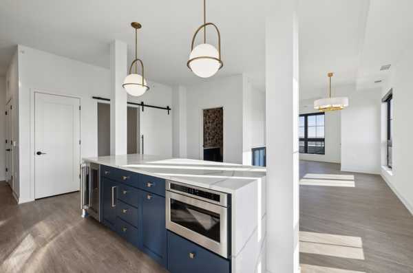 4917 Eden AVE #110, Edina, MN 55424
