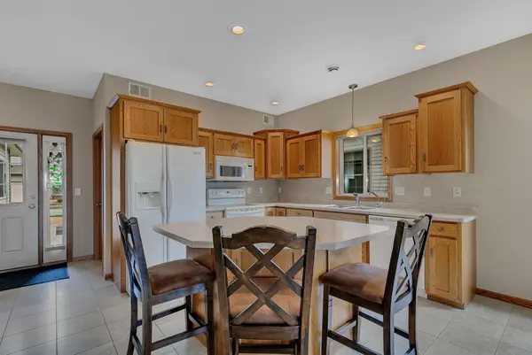 502 Graceview LOOP, Saint Joseph, MN 56374