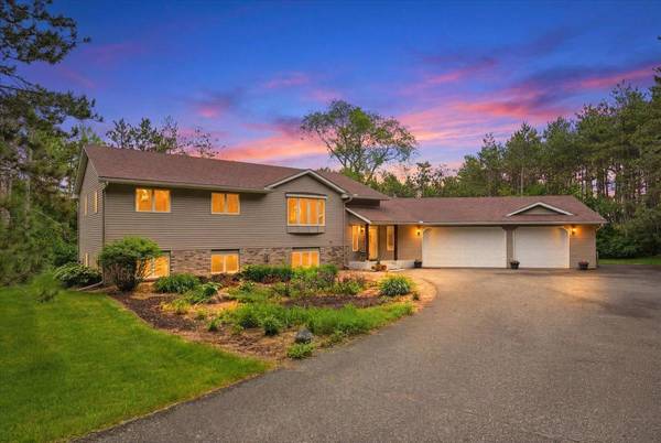 1369 141st ST, New Richmond, WI 54017