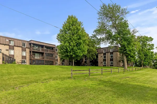 4207 Lakeside AVE N #328, Brooklyn Center, MN 55429