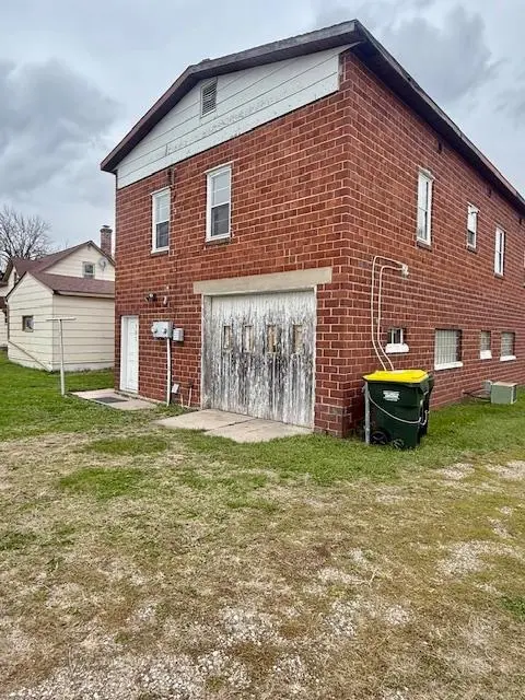 101 2nd ST SE, Fairfax, MN 55332