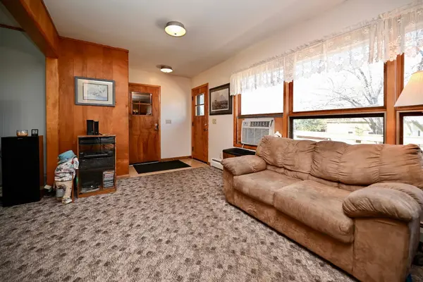 1888 Gilmore AVE, Winona, MN 55987