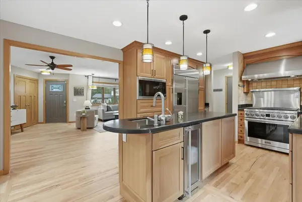 57 Quamwell AVE S, Lakeland, MN 55043