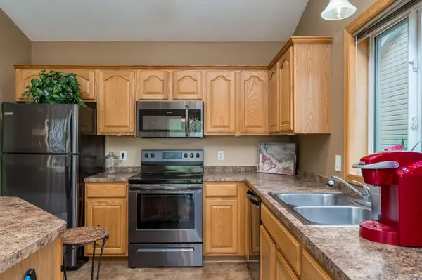 709 Tomahawk CT, Madison Lake, MN 56063