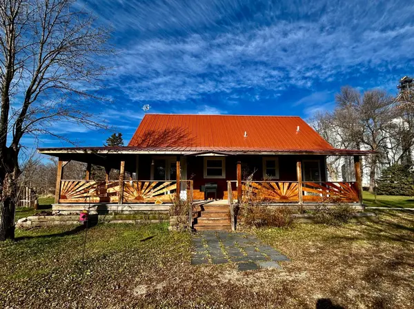 305 Oak ST, Hastings, ND 58049