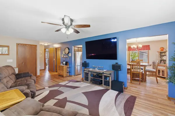 802 1st ST SW, Madelia, MN 56062