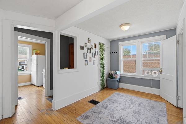 1105 Rose AVE E, Saint Paul, MN 55106