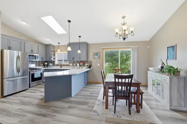 961 Ivy Hills RD, Belle Plaine, MN 56011
