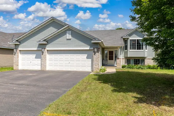 961 Ivy Hills RD, Belle Plaine, MN 56011