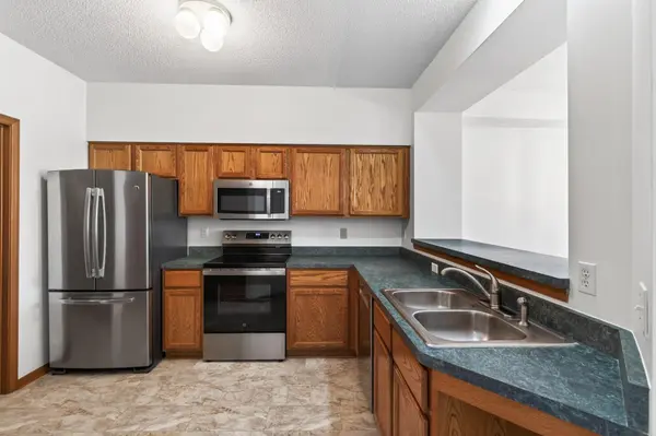 2162 Water Lilly LN #1002, Eagan, MN 55122