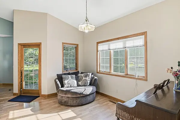 11 Moon CIR, Saint Cloud, MN 56301