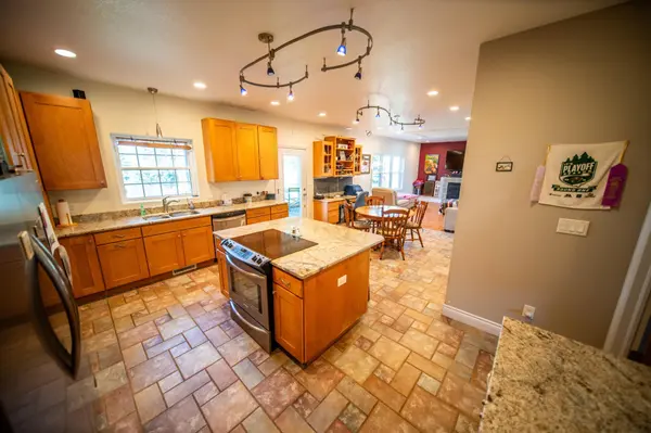 8229 10th Street SW, Byron, MN 55920
