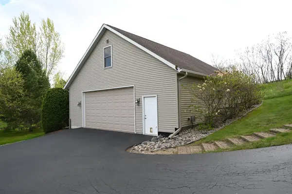 20247 Lake Ridge DR, Prior Lake, MN 55372