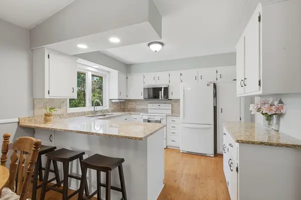 11516 172nd ST W, Lakeville, MN 55044