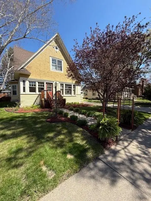 209 E 5th ST, Redwood Falls, MN 56283