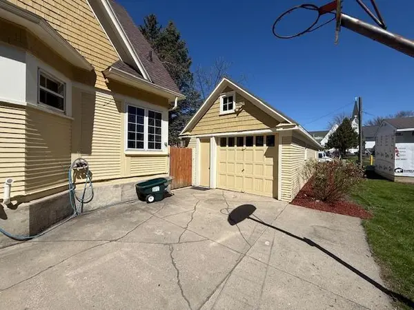 209 E 5th ST, Redwood Falls, MN 56283