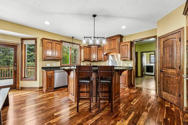 18658 Ponderosa CT, Eden Prairie, MN 55347