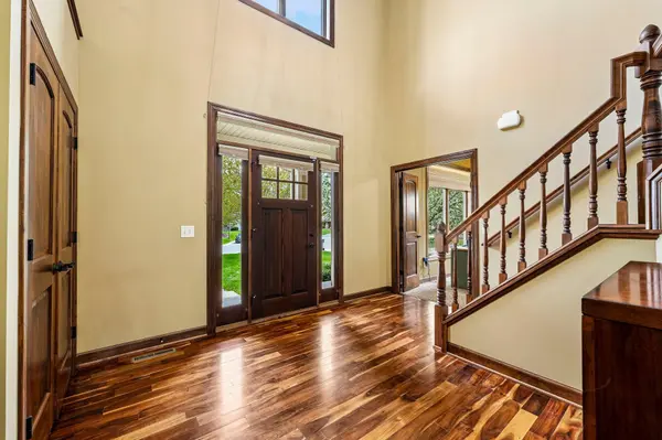 18658 Ponderosa CT, Eden Prairie, MN 55347