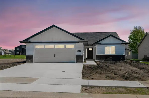 121 Copper Village CIR, Mankato, MN 56001