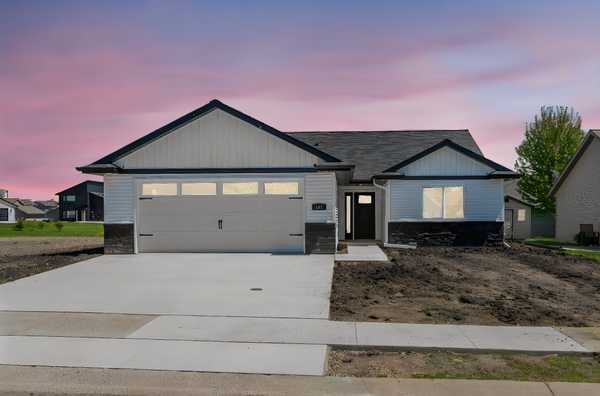 121 Copper Village CIR, Mankato, MN 56001