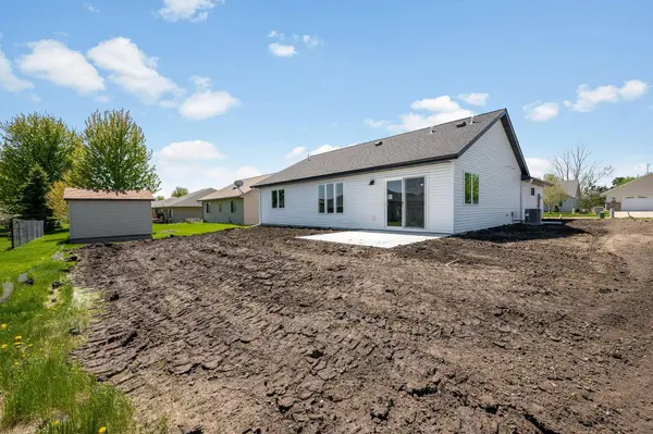 121 Copper Village CIR, Mankato, MN 56001