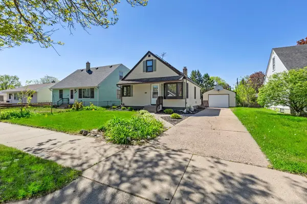 254 Arion ST E, West Saint Paul, MN 55118