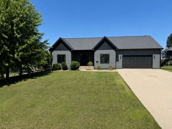 365 Trailstone DR SW, Cokato, MN 55321