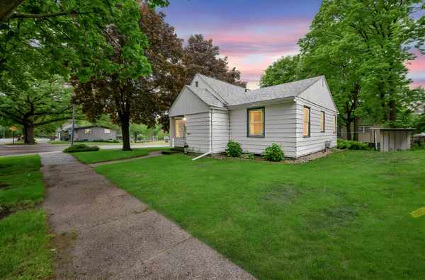 120 W 9th ST, Fairmont, MN 56031