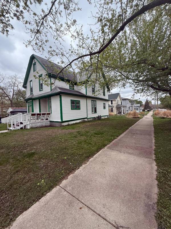14 6th AVE NW, Faribault, MN 55021
