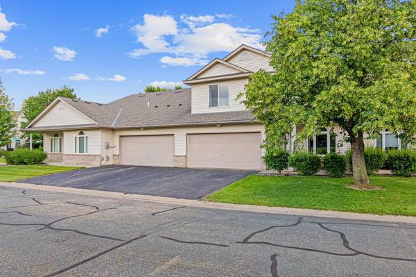 1234 Crystal PL E, Chaska, MN 55318