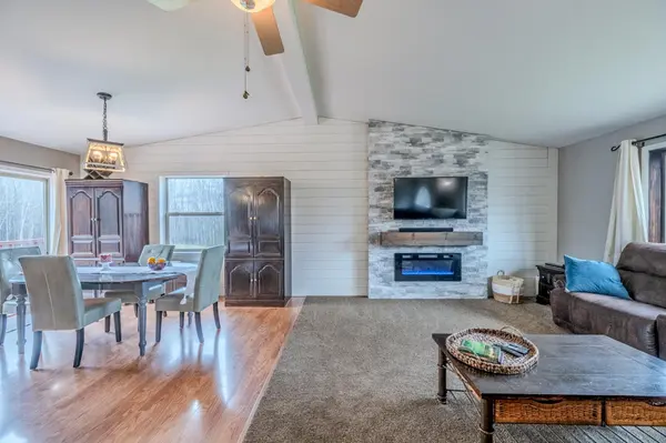11212 Pozar RD, Chisholm, MN 55719