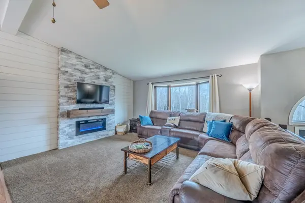 11212 Pozar RD, Chisholm, MN 55719