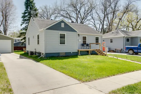1630 6th AVE S, Fargo, ND 58103