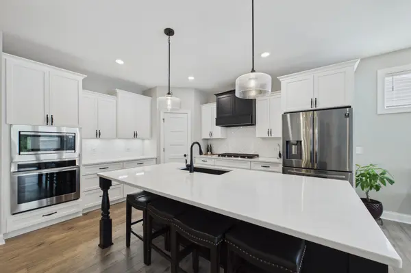 1600 Southpoint DR, Hudson, WI 54016
