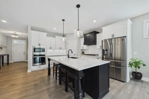 1600 Southpoint DR, Hudson, WI 54016