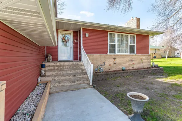 713 7th Avenue CIR SE, Pelican Rapids, MN 56572