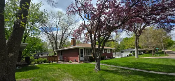 1702 Frank Hall DR, Albert Lea, MN 56007