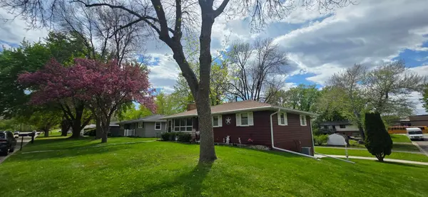 1702 Frank Hall DR, Albert Lea, MN 56007