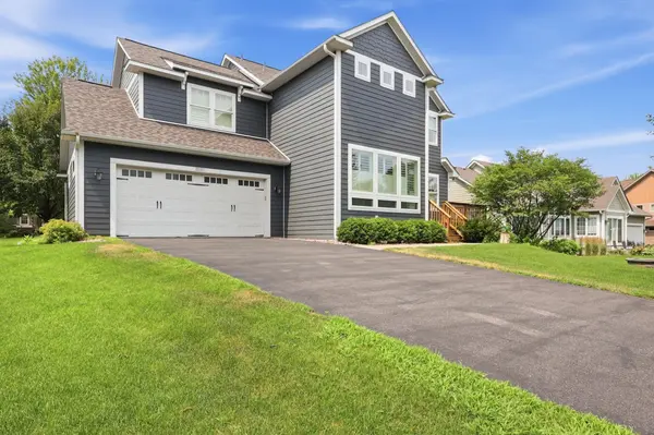 16872 Eagleview DR, Lakeville, MN 55044