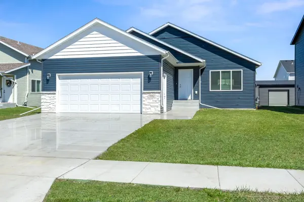 7442 20 ST S, Fargo, ND 58104