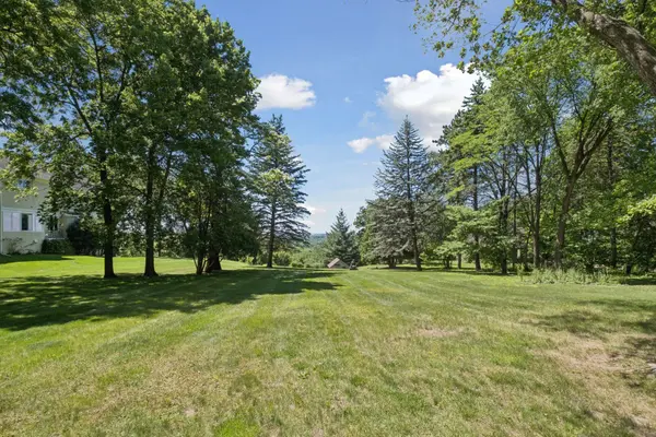 18XX Hunter LN, Mendota Heights, MN 55118