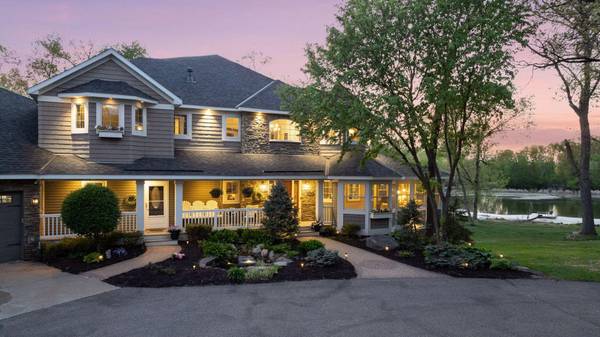 21420 Crimson CT, Lakeville, MN 55044