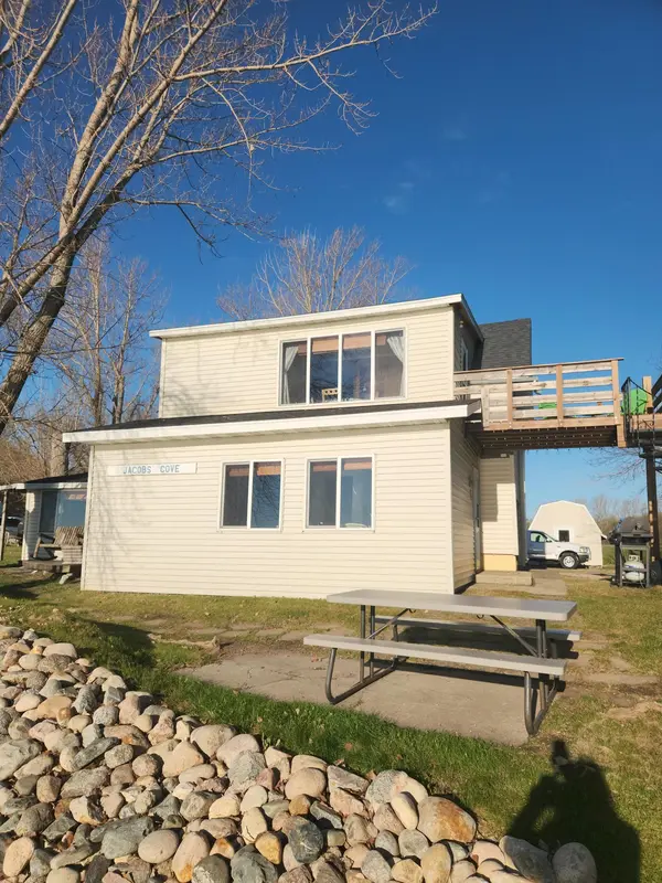 41424 Dawn TRL #Unit 2, Pelican Rapids, MN 56572