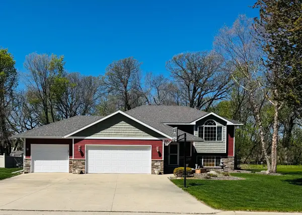 681 W River DR, New London, MN 56273