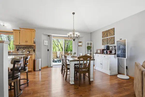 681 W River DR, New London, MN 56273